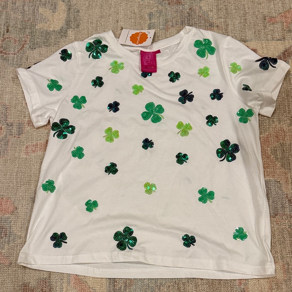 QUEEN OF SPARKLES White Tee with Green and Black Shamrocks